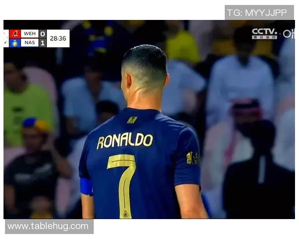 足球明星背影瞬间展现他们的独特魅力与奋斗历程图文合集 足球明星背影瞬间展现他们的独特魅力与奋斗历程图文合集