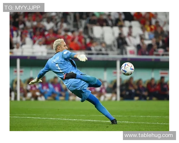 足球明星精彩瞬间转圈射门技术展示与精彩图片解析