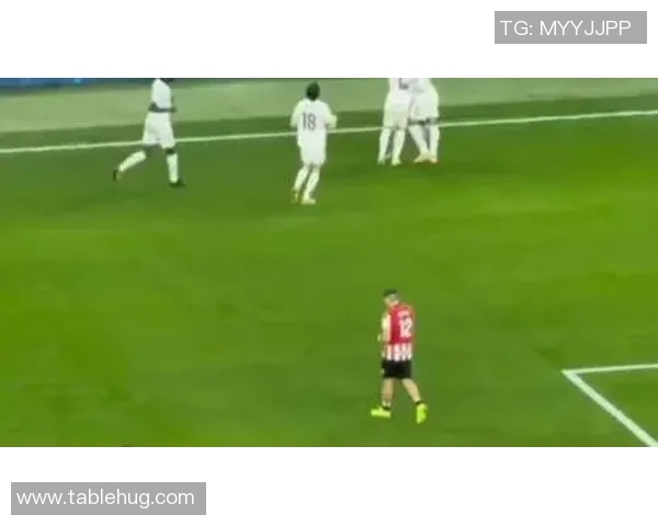 足球明星的儿子如何在绿茵场上追逐父亲的辉煌梦想与人生旅程